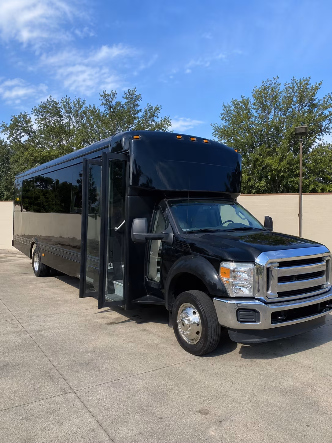 bothell 20 passenger party bus