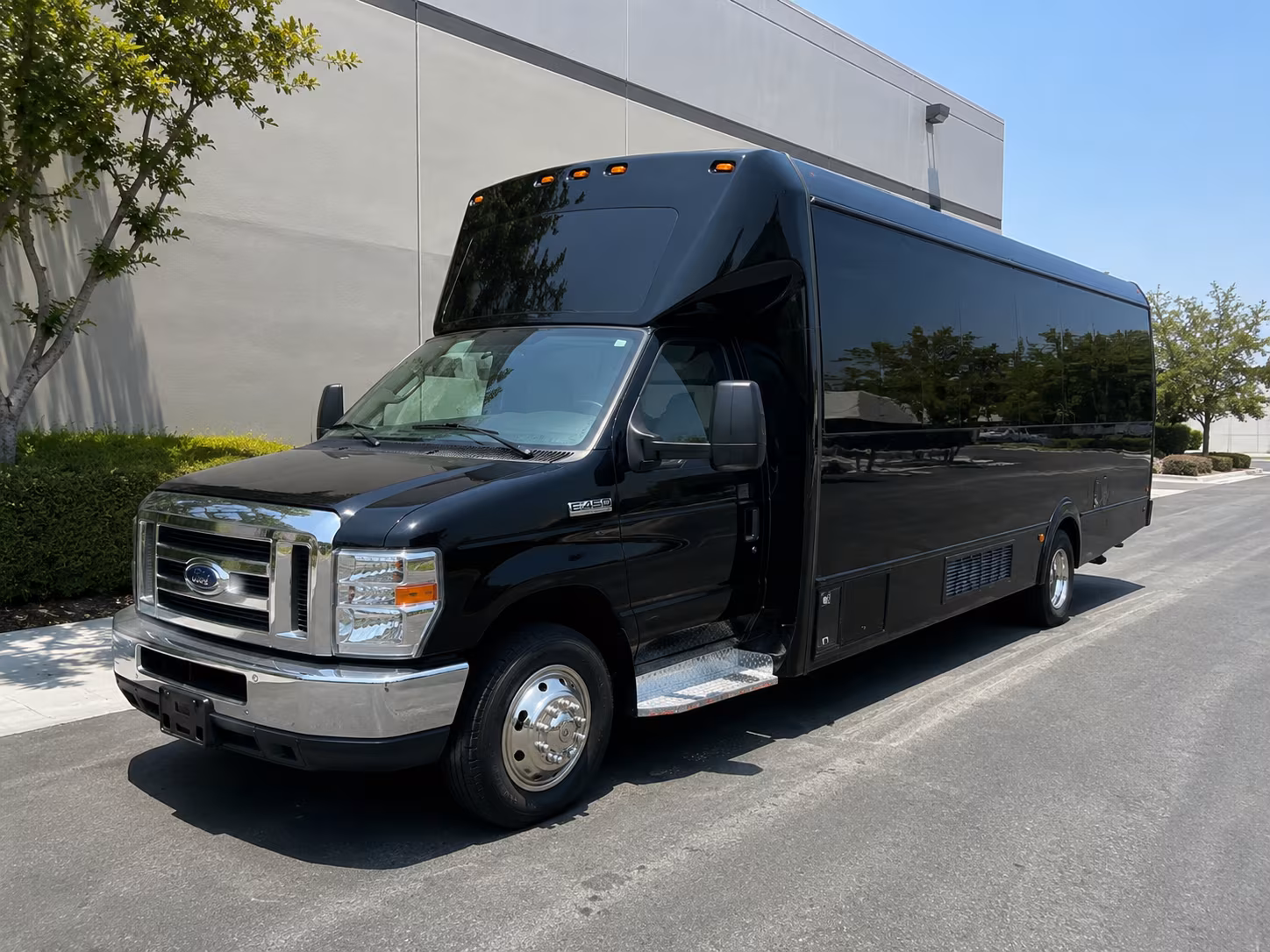 call now and compare prom party buses for woodinville dinners and seattle venue nights