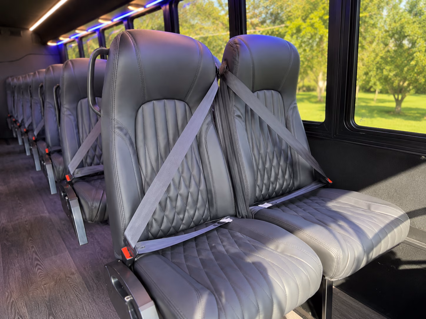 federal way private airport shuttle bus rentals in federal way