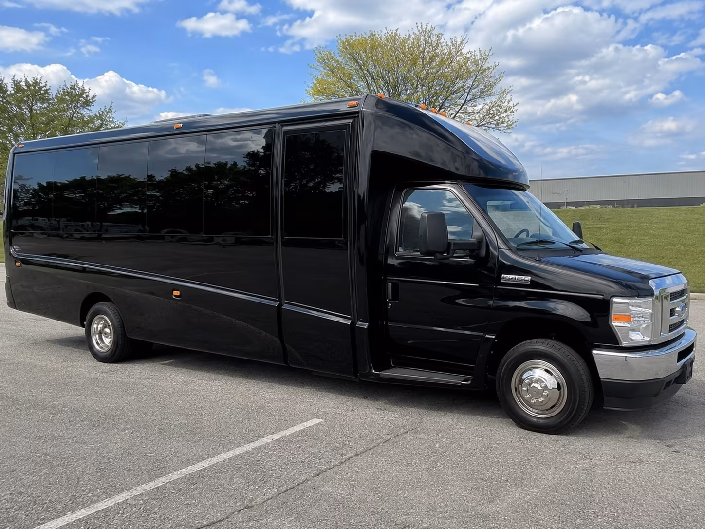 shuttle your guests between bothell hotels and woodinville wine country venues