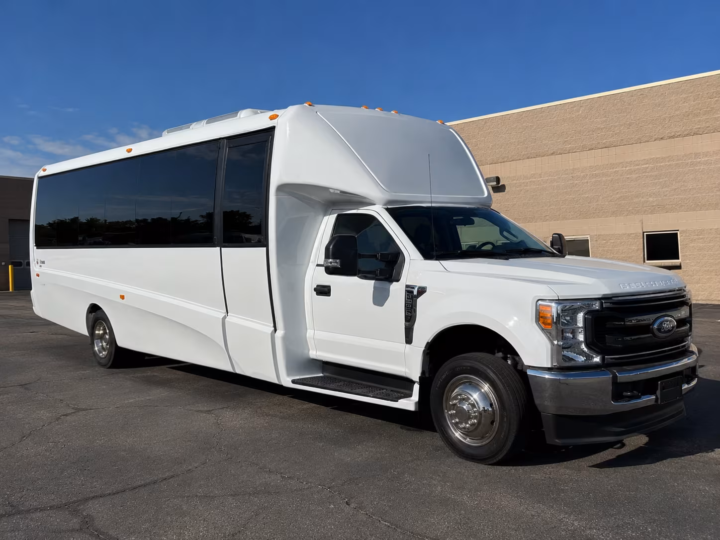 tacoma rent a shuttle bus for your tacoma employees